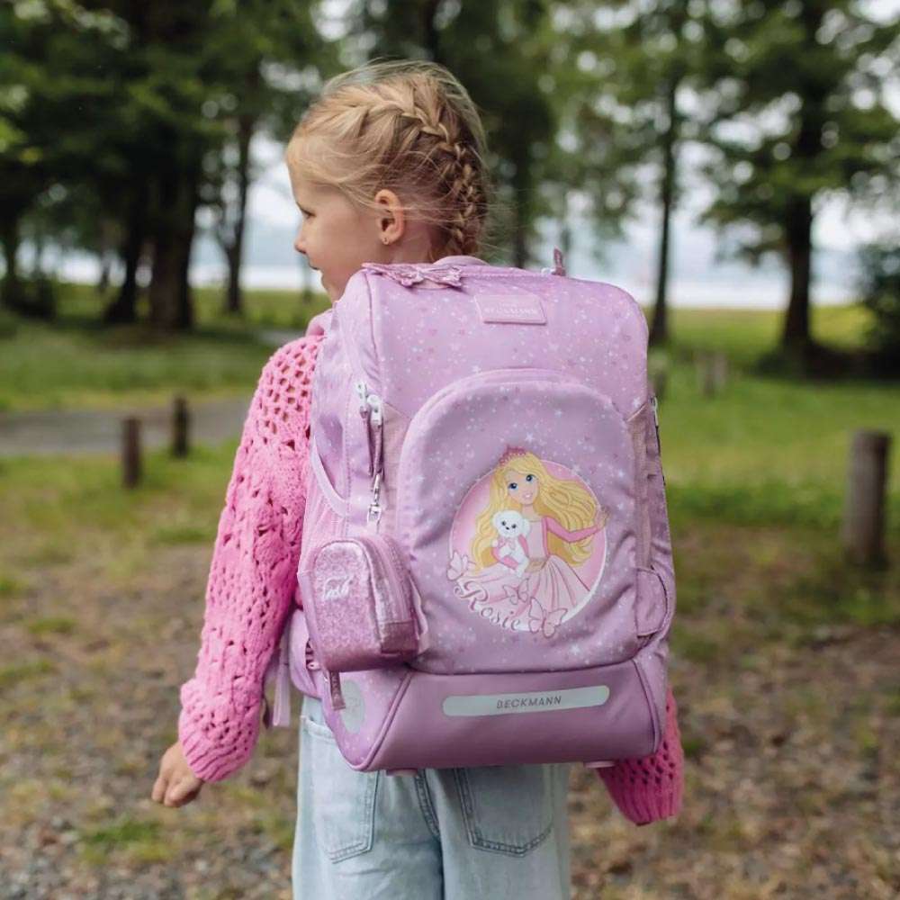 BECKMANN Schulranzen Active Air FLX 6 tlg - Rosie Kind mit Schulranzen Rückansicht