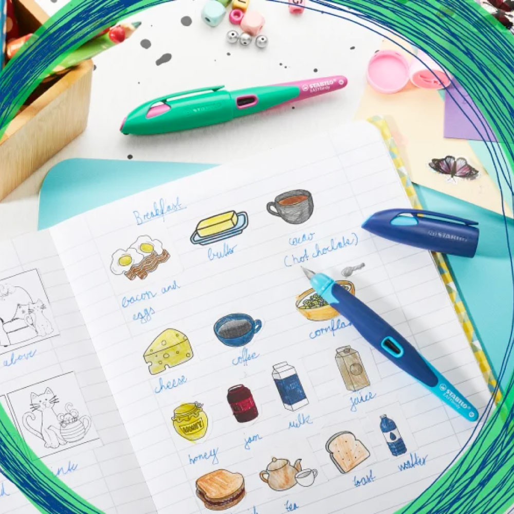 STABILO ergonomischer Schulfüller EASYbirdy in Heft schreiben