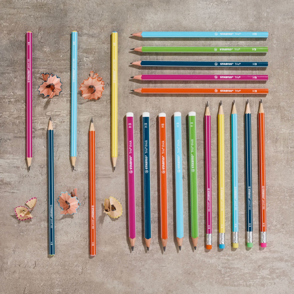 STABILO Schulbleistift pencil 160 mit Radierer alle Stifte auf dem Tisch