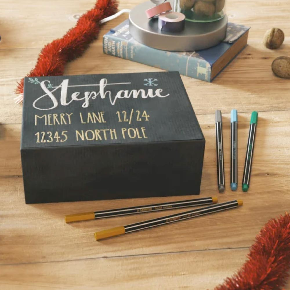 STABILO Premium Filzstift Pen 68 metallic Lettering mit Stiften auf schwarzem Karton