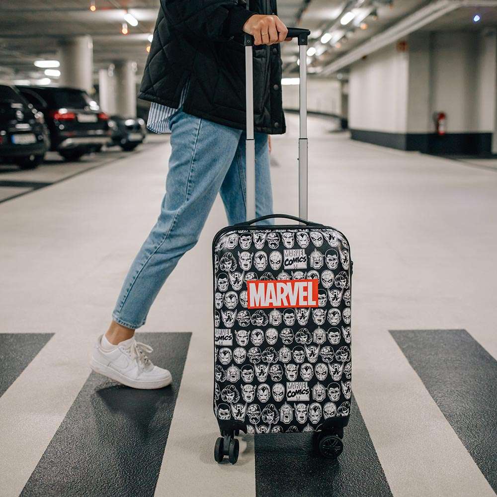SCOOLI Kinderkoffer Trolley 20' - Marvel Comics  Kind mit Kinderkoffer