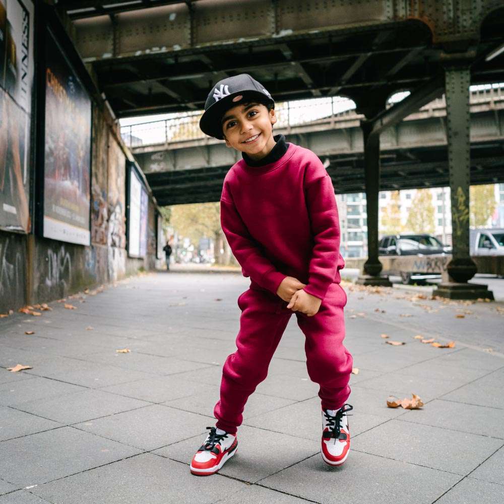 CHILDREN URBAN BASICS - Sweatshirt - Bordeaux  Kind lächelnd