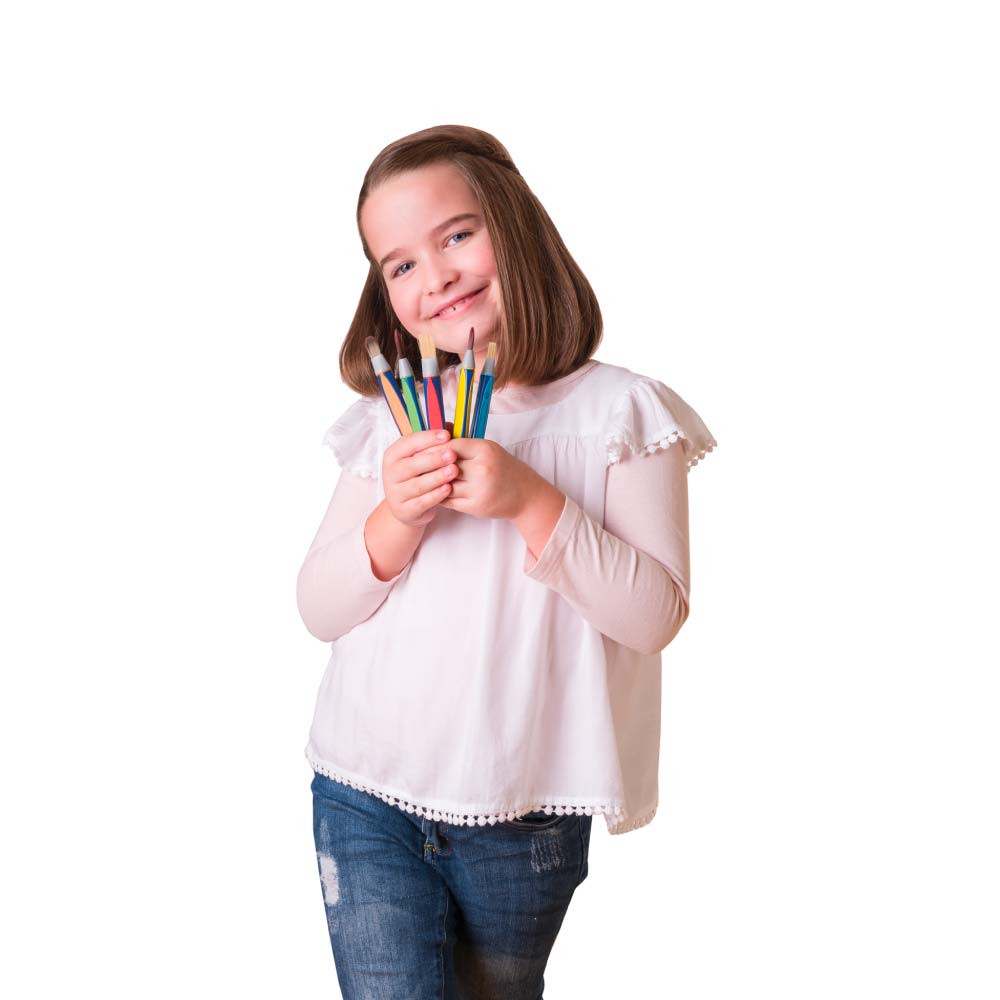 PELIKAN Pinsel griffix - Haarpinsel & Borstenpinsel Mädchen mit Pinsel in der Hand